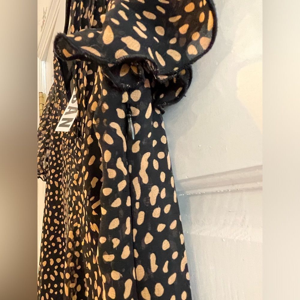 Urban Outfitters V-Neck Flutter Sleeve Leopard Dress Brown Black Size Small NWT‎ - Picture 6 of 10